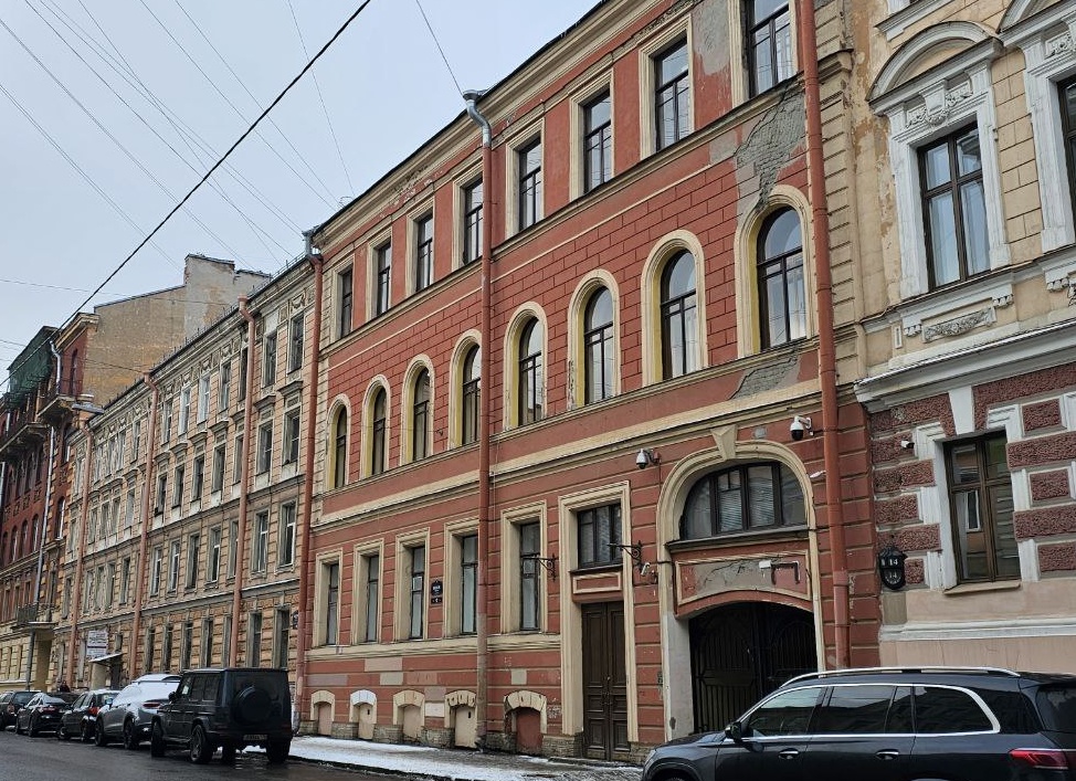 Квартиры в переулке, где родился Путин. Как Басков переулок стал элитным и сколько тут стоит самая дешевая студия?